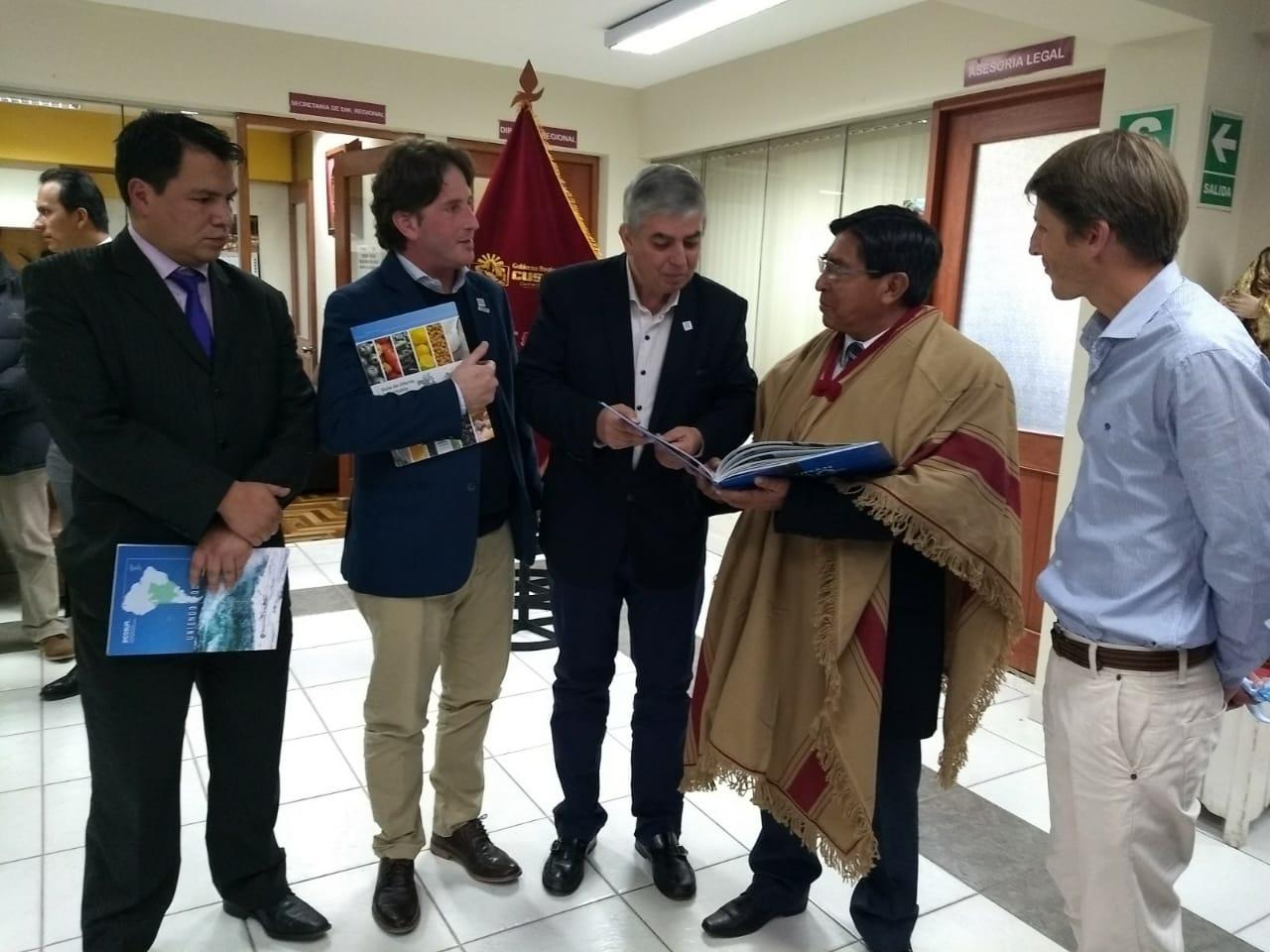 Reunión de trabajo con autoridades de organismos oficiales del Cuzco