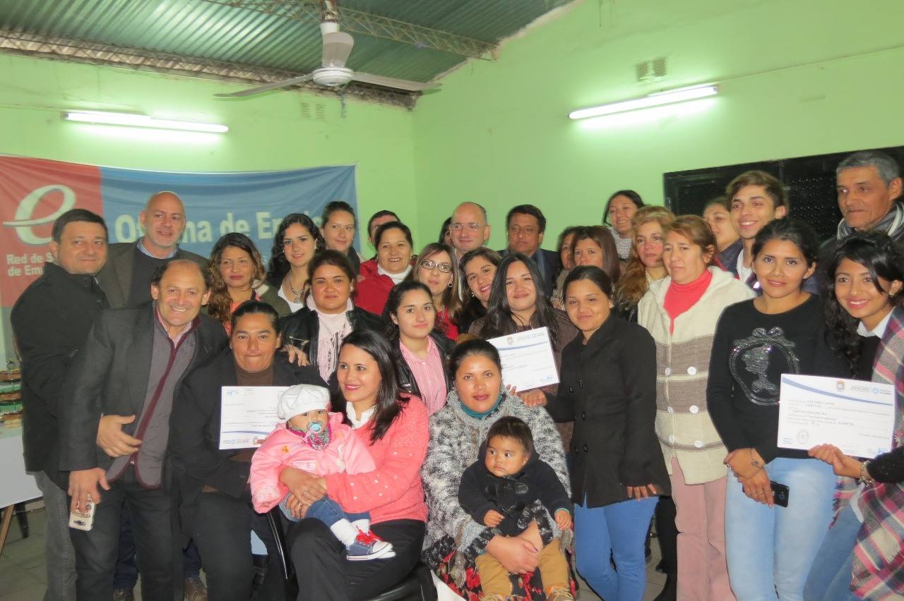 Entrega de certificados de finalización de cursos en el Municipio de Alderetes