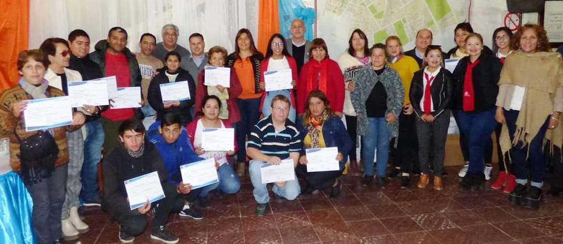 Entrega de certificados en el Municipio de Juan Bautista Alberdi